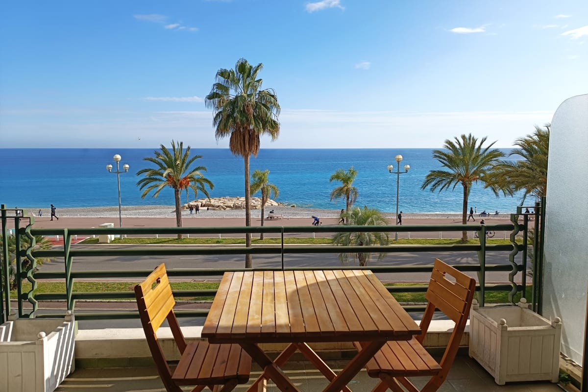 Charmant T1 avec terrasse et vue sur mer