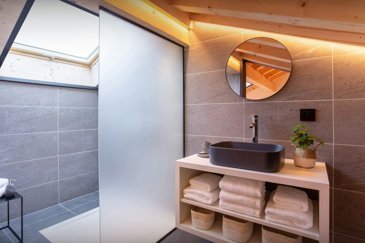 Immobilier Séjour pour 12 - sauna, jacuzzi et terrasse - OVO Network  
