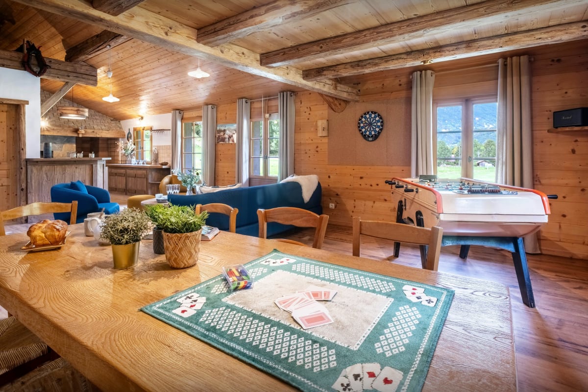 Immobilier Authentique ferme en pierre avec étang et jardin - OVO Network  
