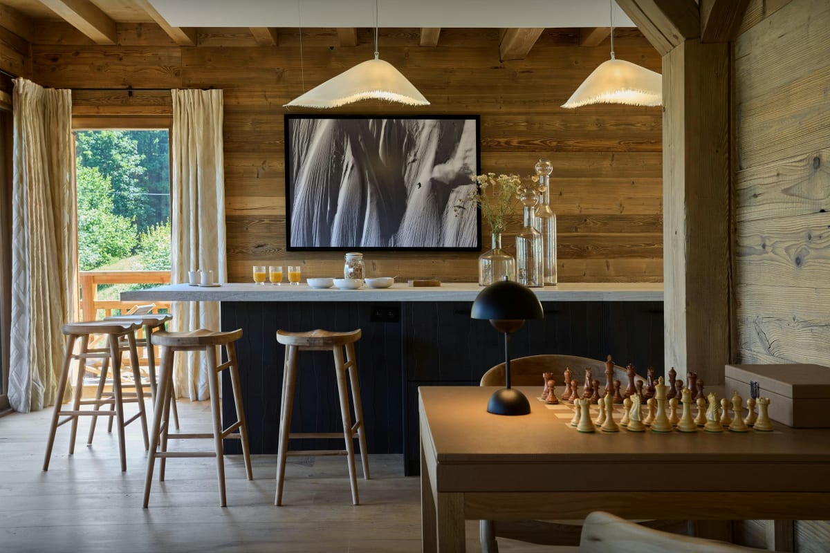  Chalet skis aux pieds face au mont blanc - OVO Network 