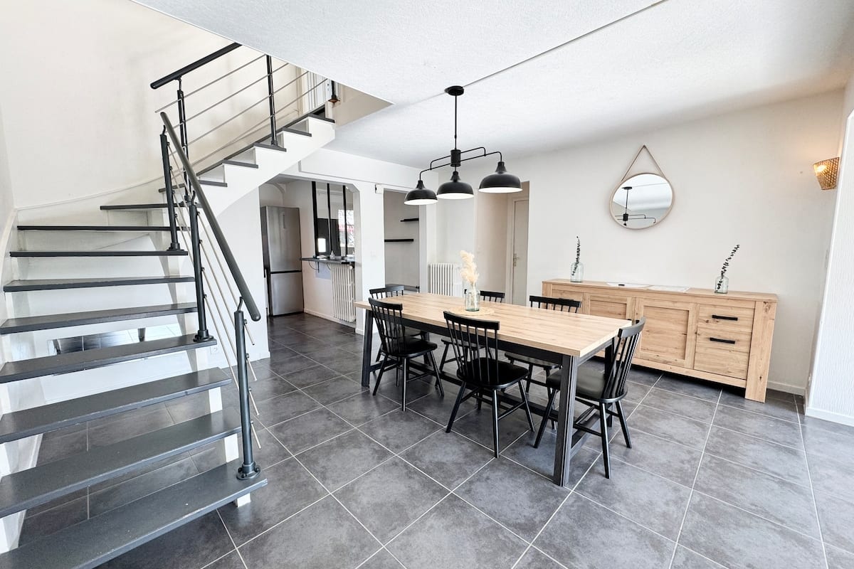 Immobilier Maison cosy rénovée - Jardin - 50m des plages  