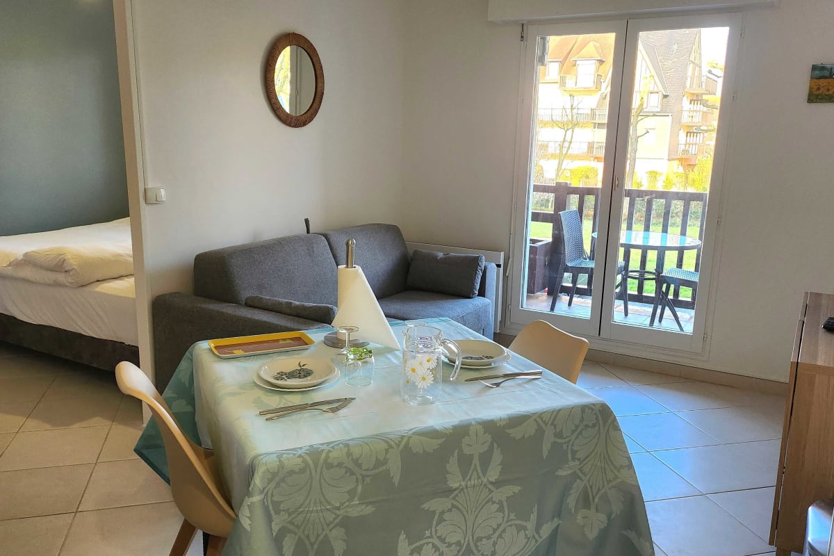  immobilier  Beau T2 avec balcon - proche plage