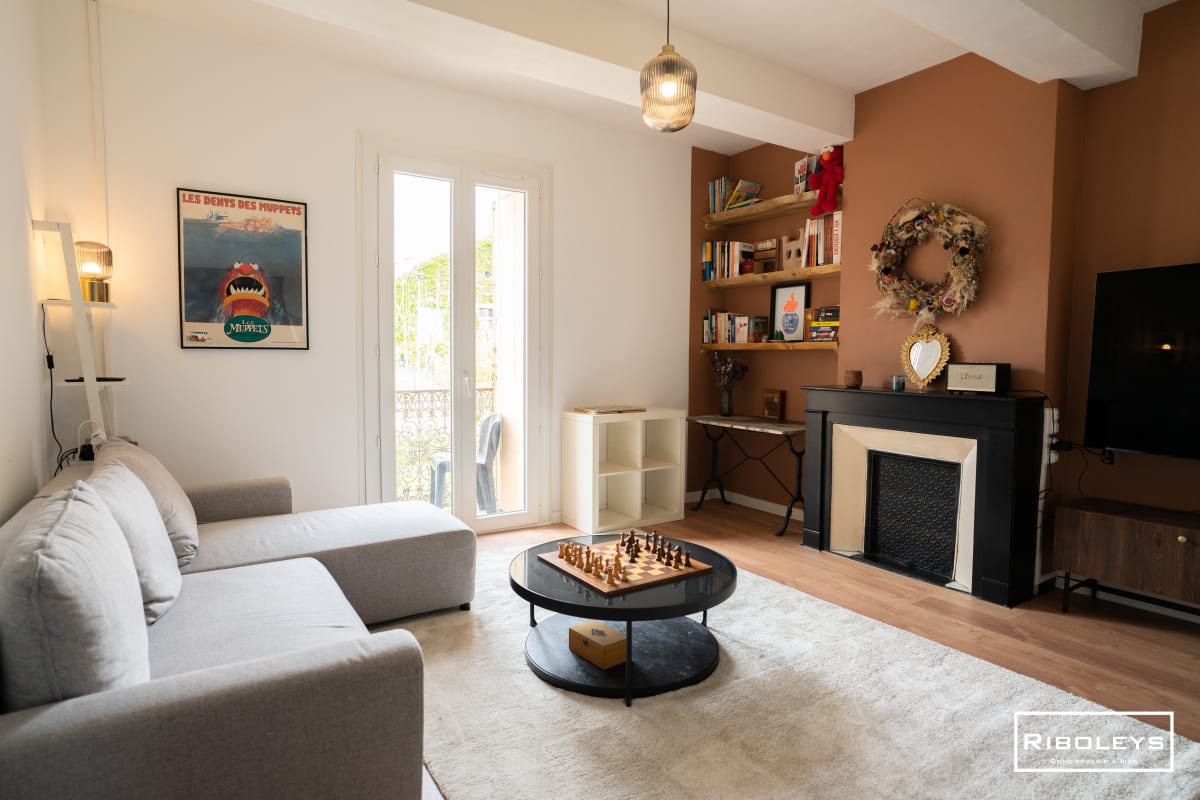 Superbe appartement de 91m2  au centre de Vias