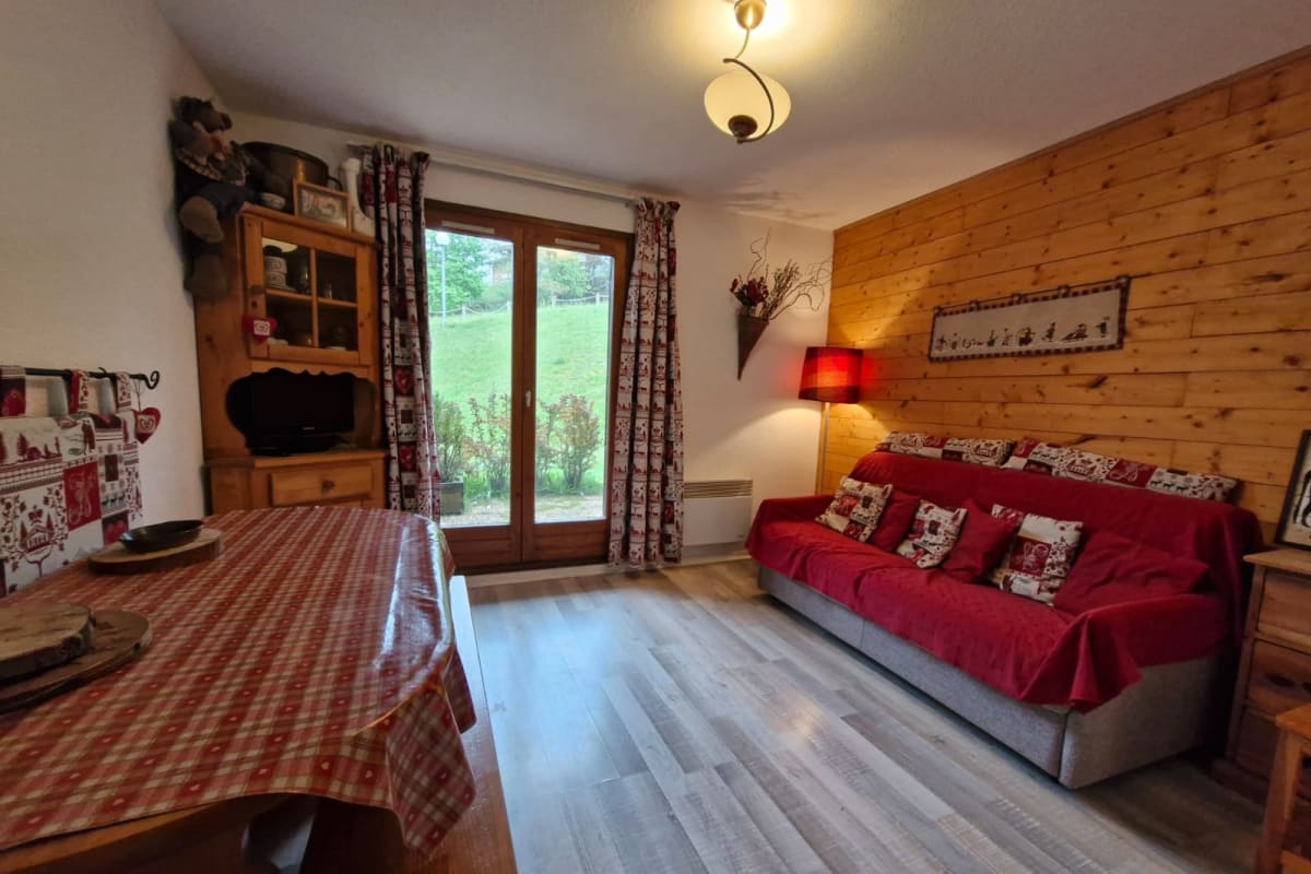 Appartement avec jardin à Demi-Quartier