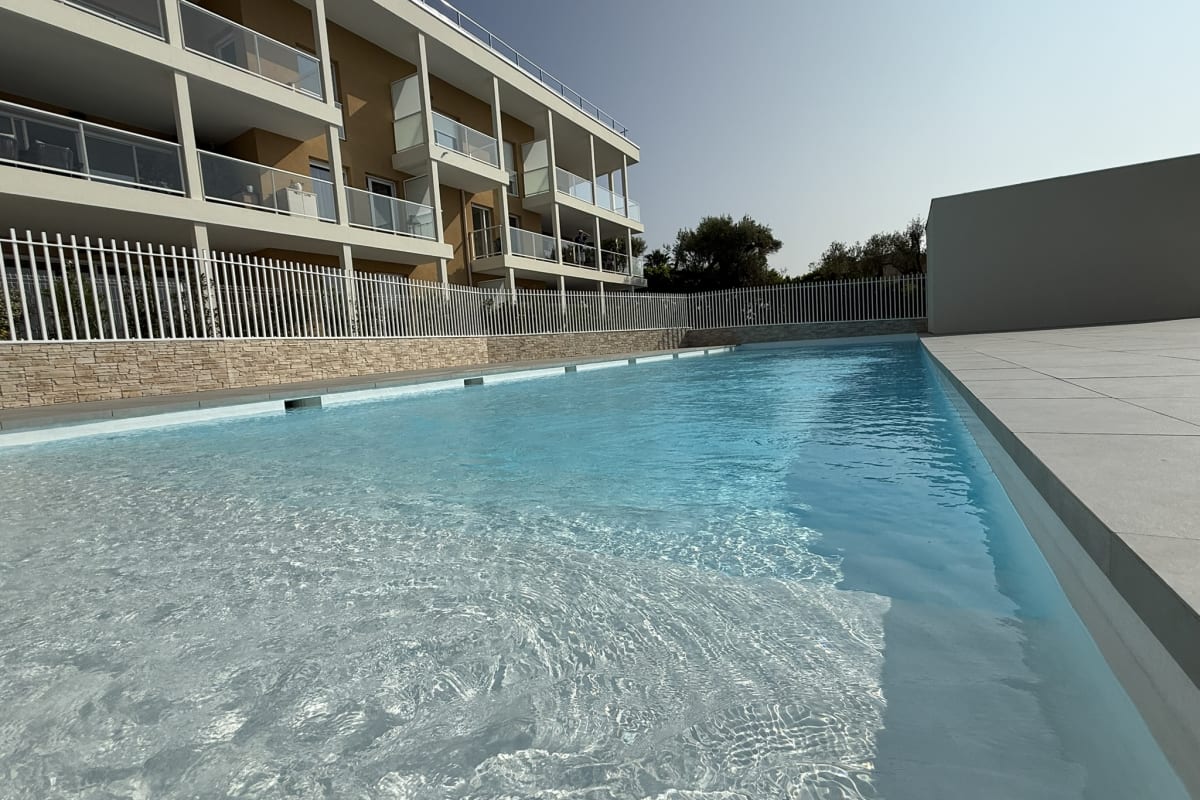 Appartement Studio moderne - terrasse - piscine 
