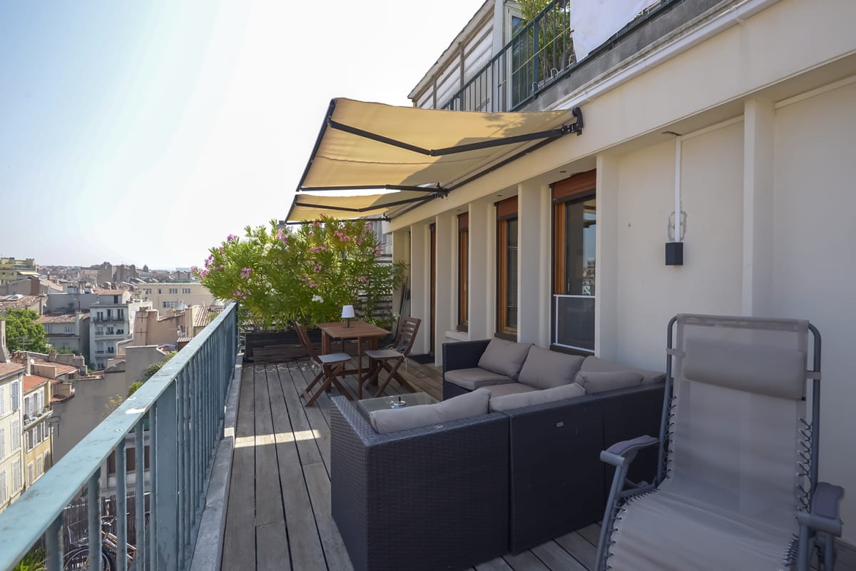  Studio coquet avec terrasse surplombant Marseille 