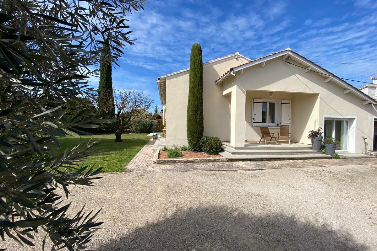 Villa familiale avec jardin et piscine