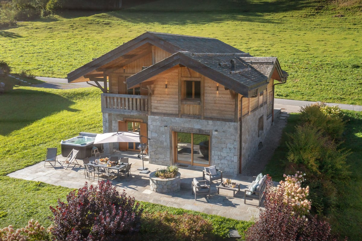  immobilier  Beau chalet pour 8 - jacuzzi & terrain de pétanque - OVO Network