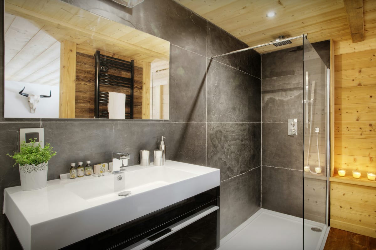 Immobilier Séjour au calme avec vue splendide - OVO Network  