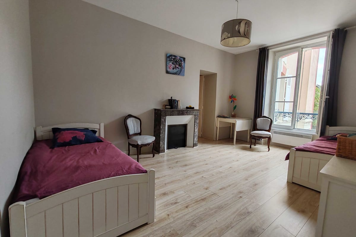 Immobilier Appartement lumineux avec accès privé à la plage  
