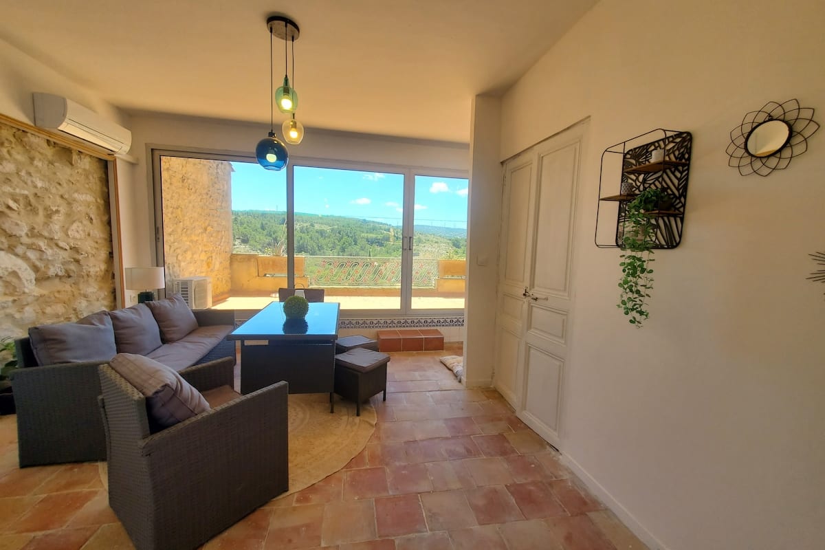  Maison Via Domitia, Spacieuse maison 5 chambres  