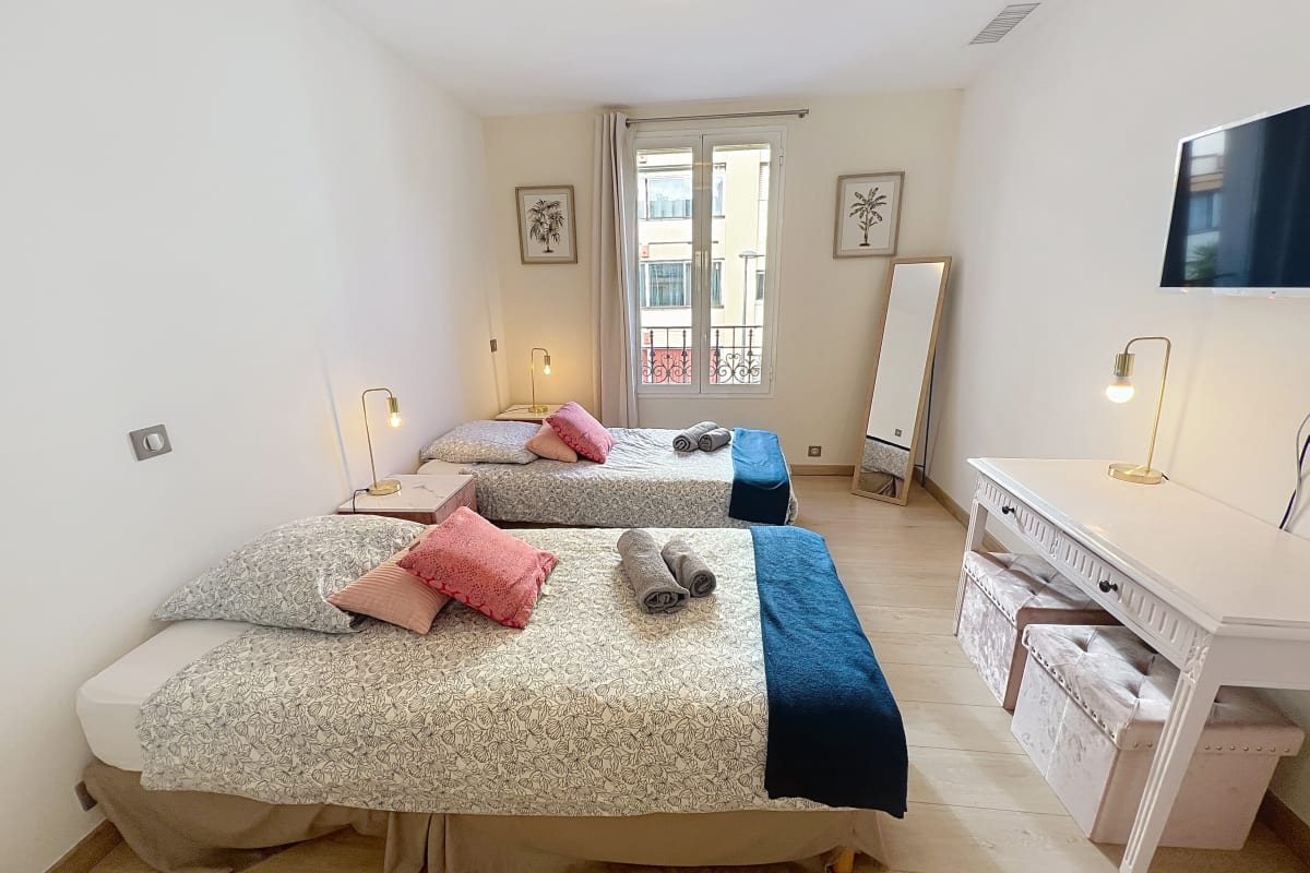Immobilier  Cannes près Centre - 3 pcs mezzanine balcons Charme absolu Olam Properties  