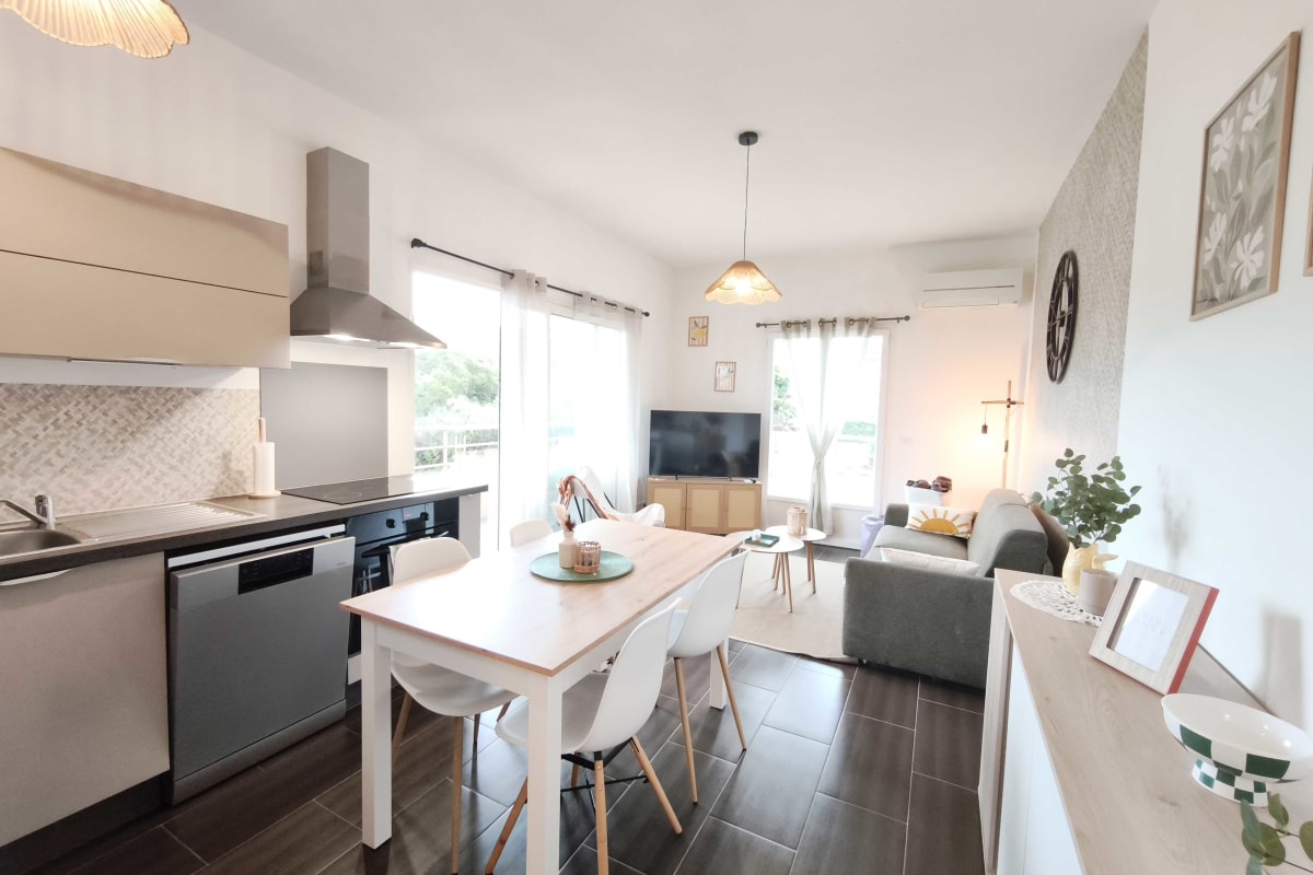  immobilier  Appartement lumineux à Agosta, 100m de la plage 