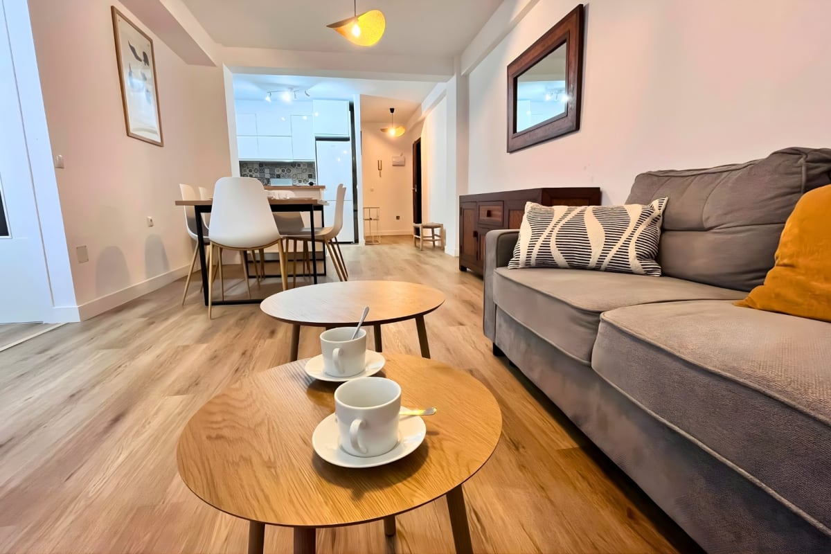 Appartement Spacieux 3 chambres rénové à 500 m des plages  