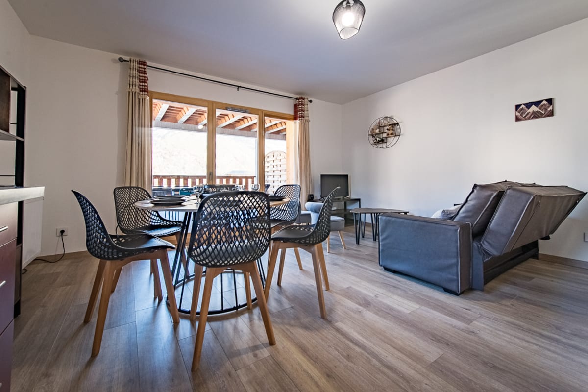 Immobilier Chaleur Alpine | Terrasse XXL & Vue Montagne  