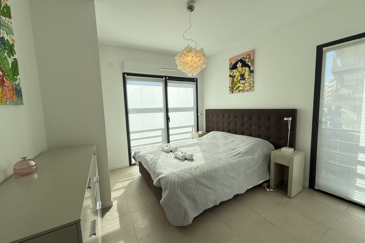  immobilier  Superbe appart 4 pers – Vue mer & terrasse – Parking privé – remparts