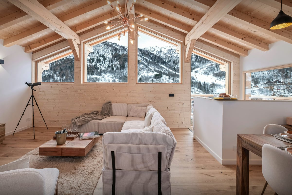  immobilier  Chalet familial pour 8 avec jacuzzi et salle de jeux - OVO Network