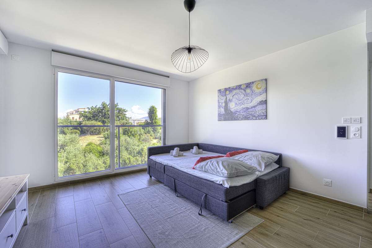 Appartement   Appartement Fleuri, vue mer - Welkeys