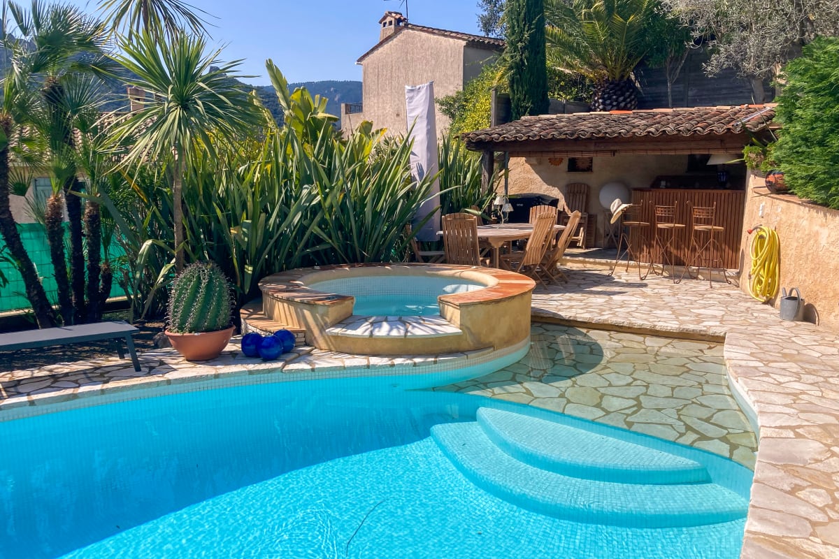 Villa 7 pers piscine jacuzzi privatif proche de Cannes 