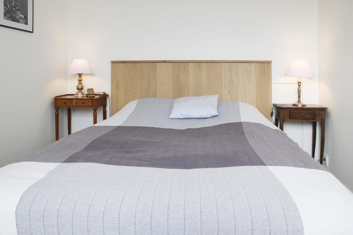 Immobilier Studio rénové avec balcon au calme  