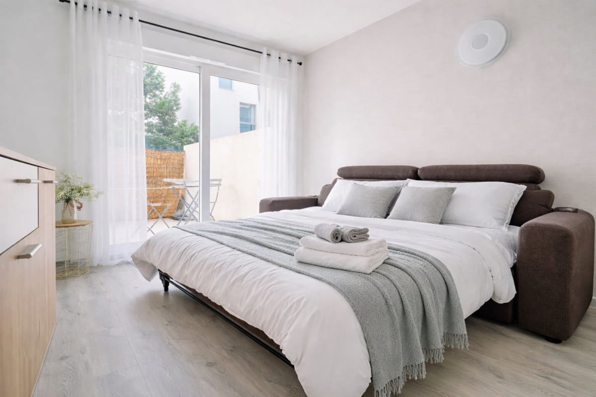  immobilier  Studio avec terrasse et parking proche Vieux Port