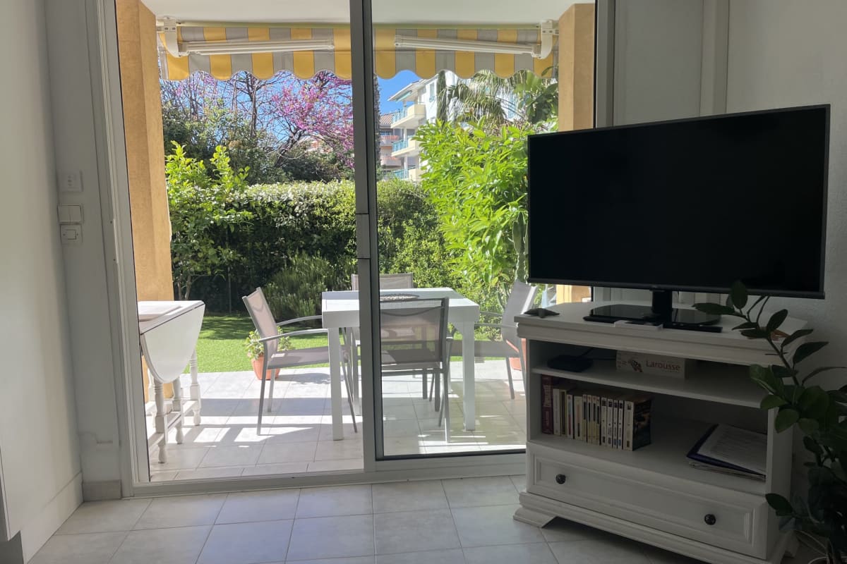  immobilier  Studio jardin à 150 m de plage 