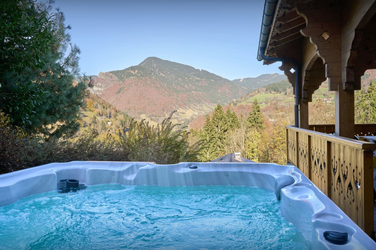 Immobilier Séjour 8p avec vue imprenable, jacuzzi et sauna - OVO Network  