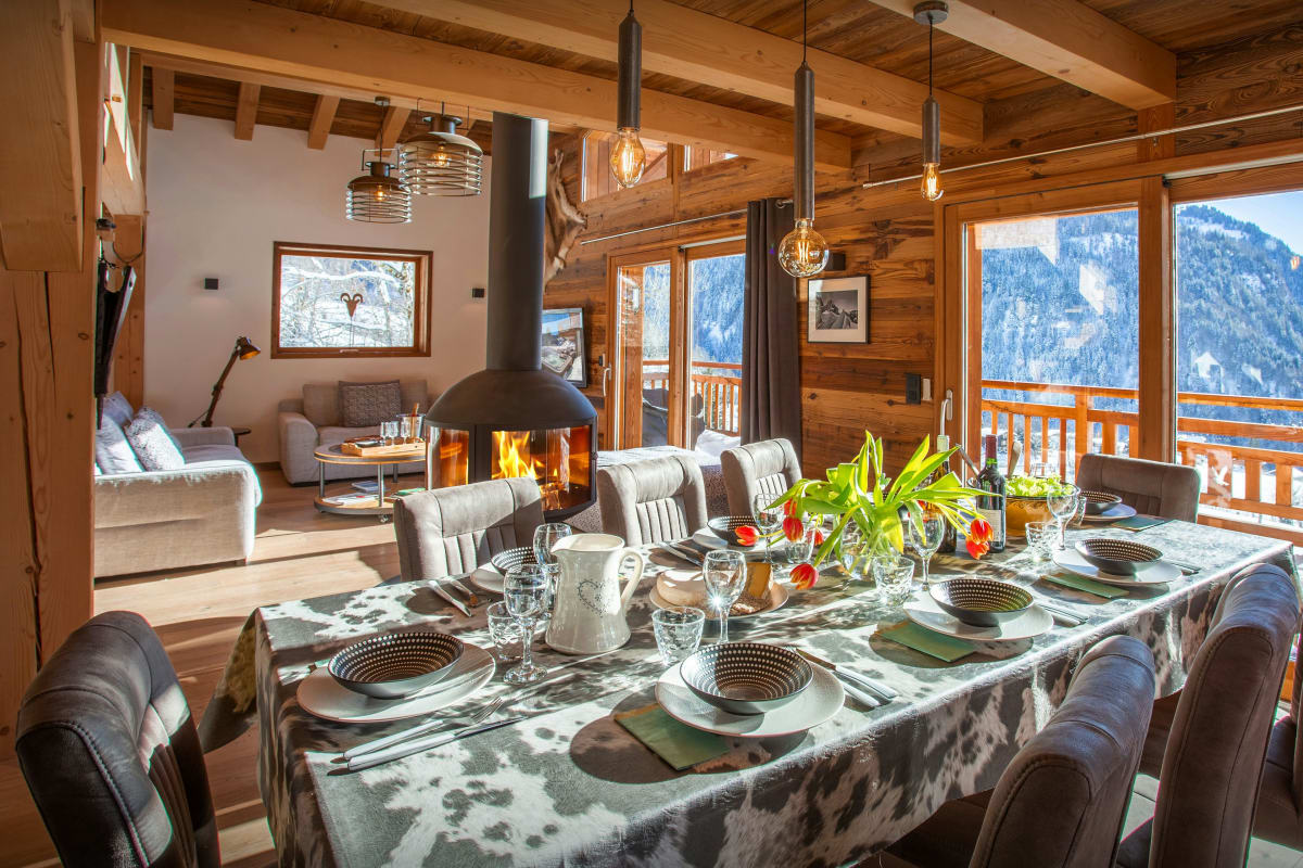  immobilier  Splendide chalet avec jacuzzi proche village et pistes - OVO Network