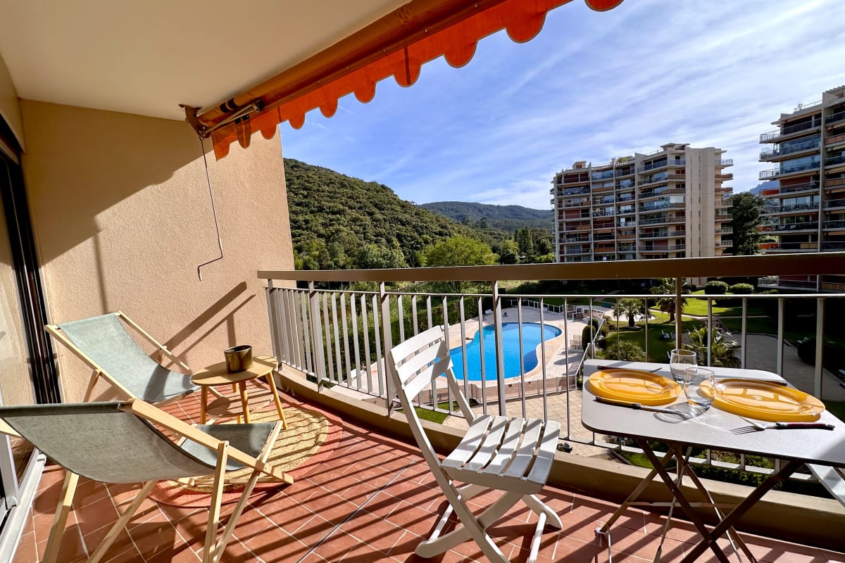 Appartement avec terrasse et piscine à Mandelieu