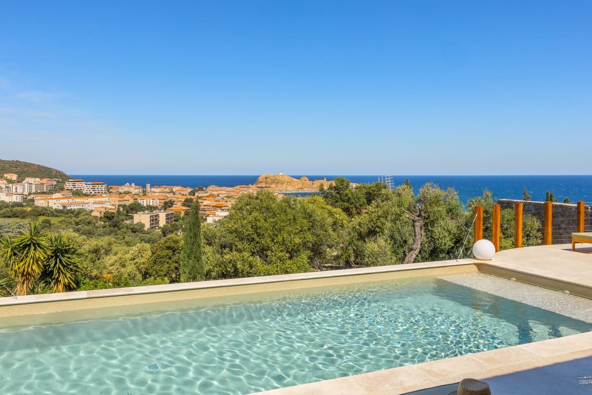 Immobilier Villa Pietra Mare, piscine vue mer, à l'Ile-Rousse  