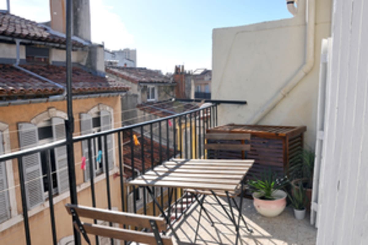 Appartement avec terrasse au coeur du panier