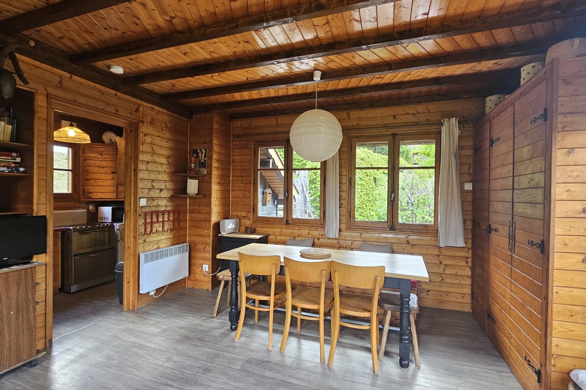 Chalet   Chalet lumineux, vue montagne & accès pistes