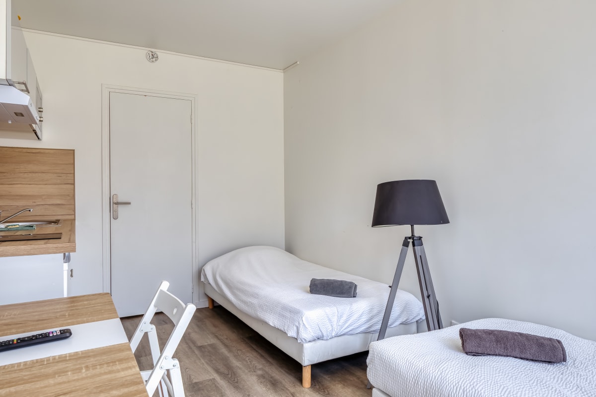  SER4 studio avec WIFI proche Rouen 