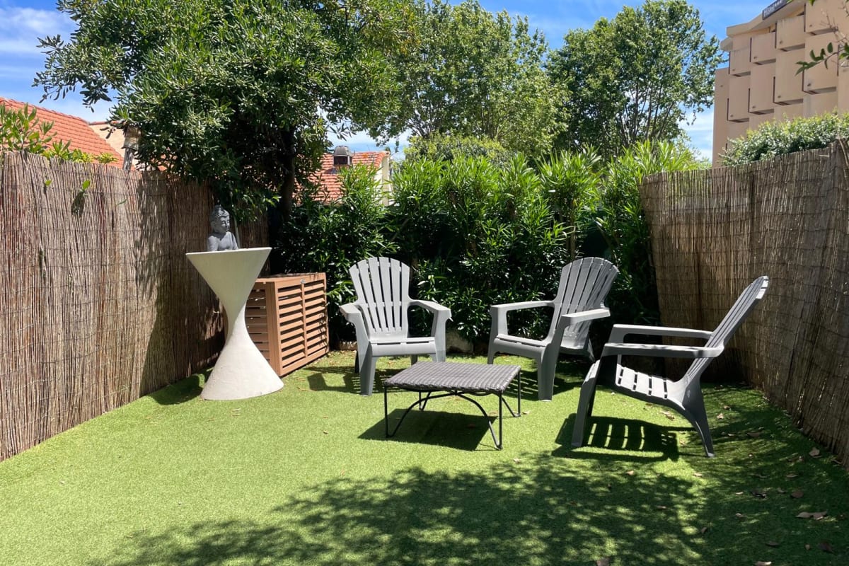  Appartement Studio avec jardin privé, climatisation et parking