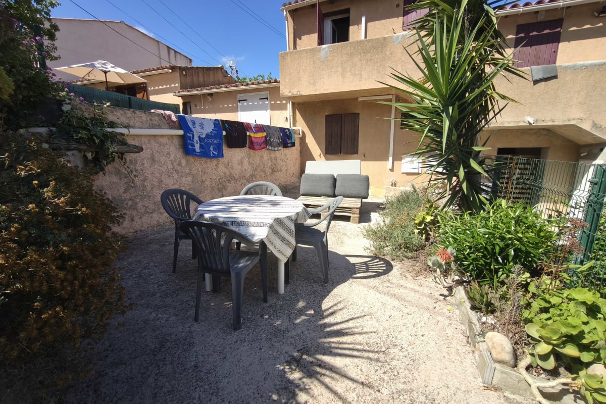 Immobilier Studio avec balcon à deux pas de la plage d’Agosta  