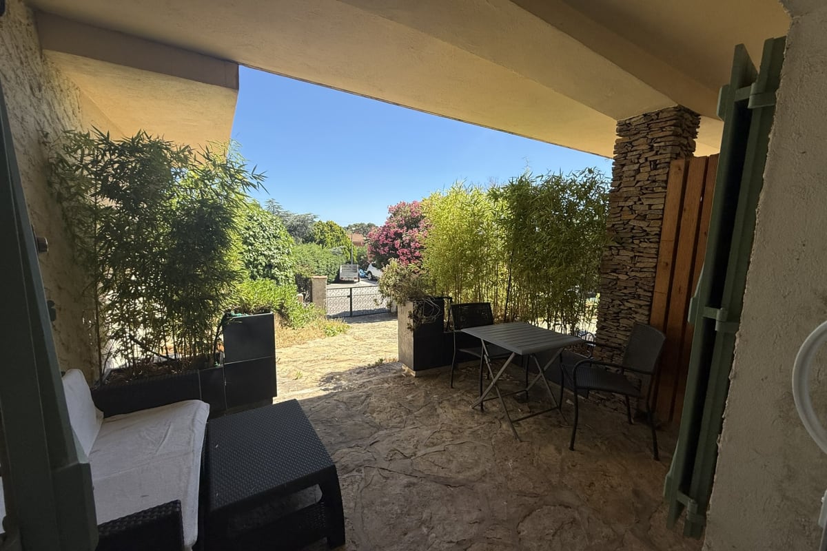 Immobilier Studio climatisé avec terrasse au calme - La Garde  