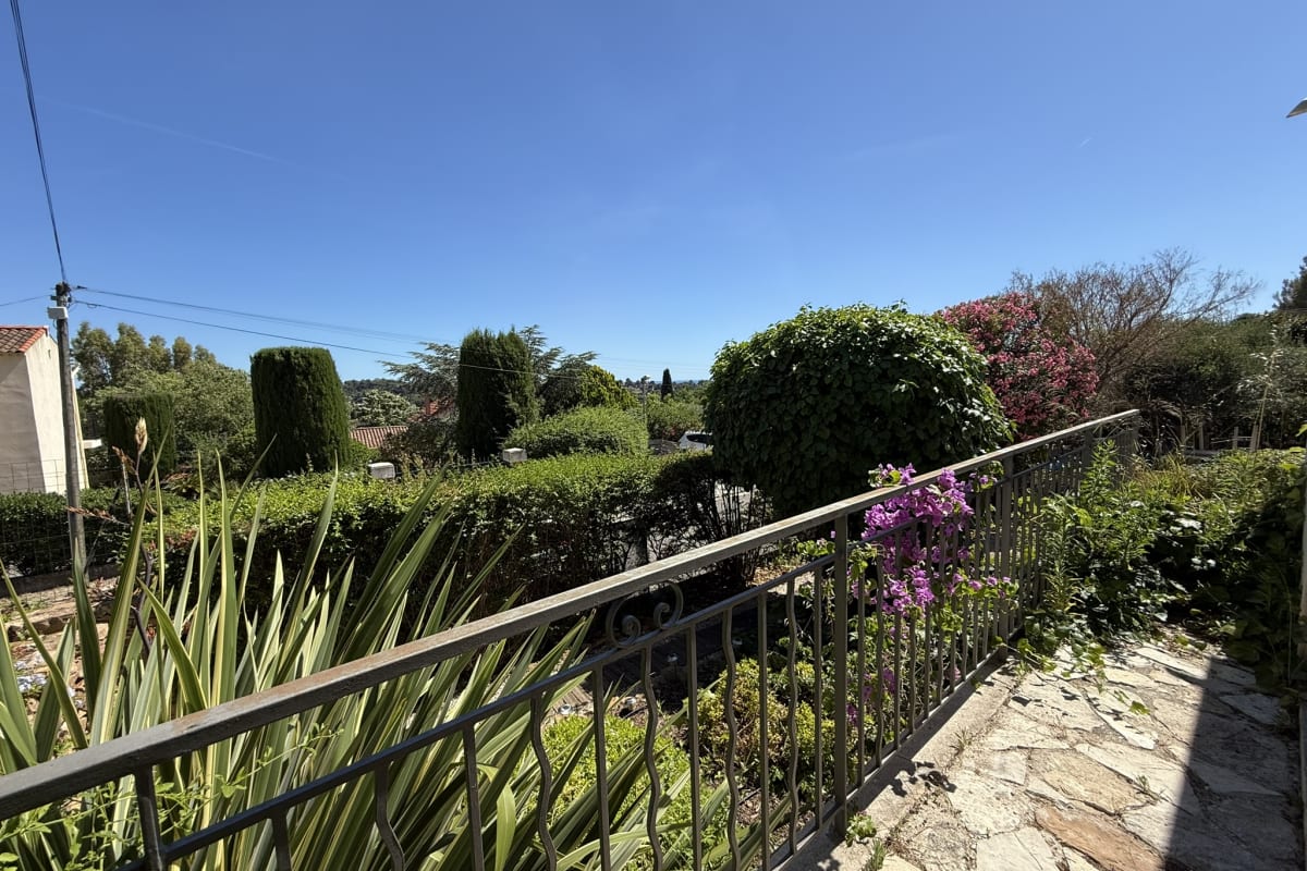  immobilier  Studio cosy dans villa, climatisé, terrasse - La Garde