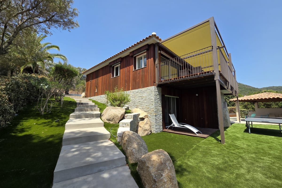  immobilier  CASA FUNTA - villa T5 vue mer- piscine