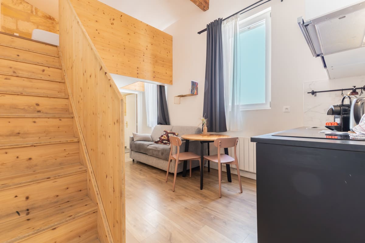  immobilier  Duplex confortable dans la belle pierre placé au porte de la Gare St-Jean