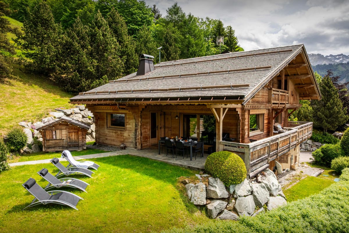  Chalet Jacuzzi, sauna, & grand jardin - OVO Network