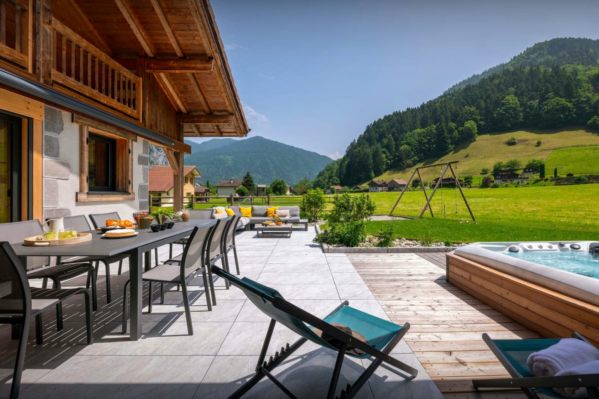  Chalet Séjour pour 12 - sauna, jacuzzi et terrasse - OVO Network