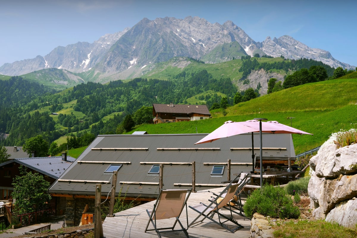  Chalet Charmante ferme rénovée avec jacuzzi, terrasse et balcon - OVO Network