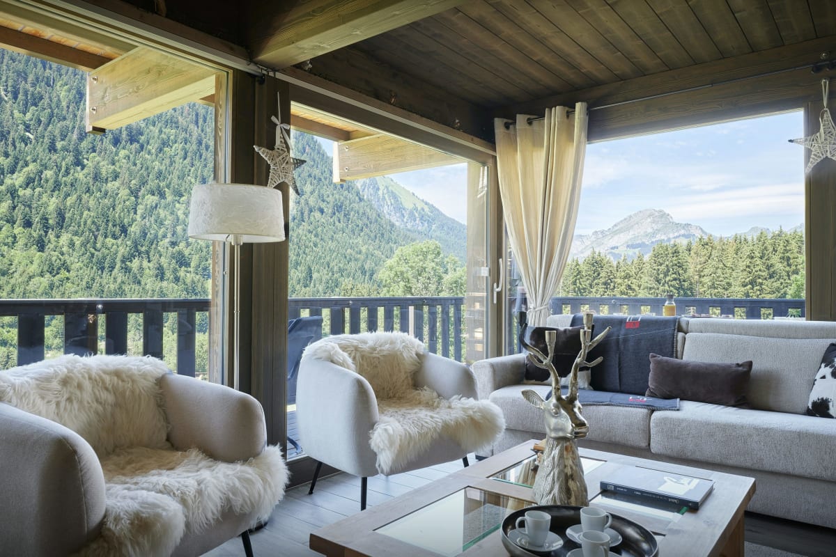  immobilier  Chalet pour 10 à Châtel avec jacuzzi, terrasse et panorama - OVO Network