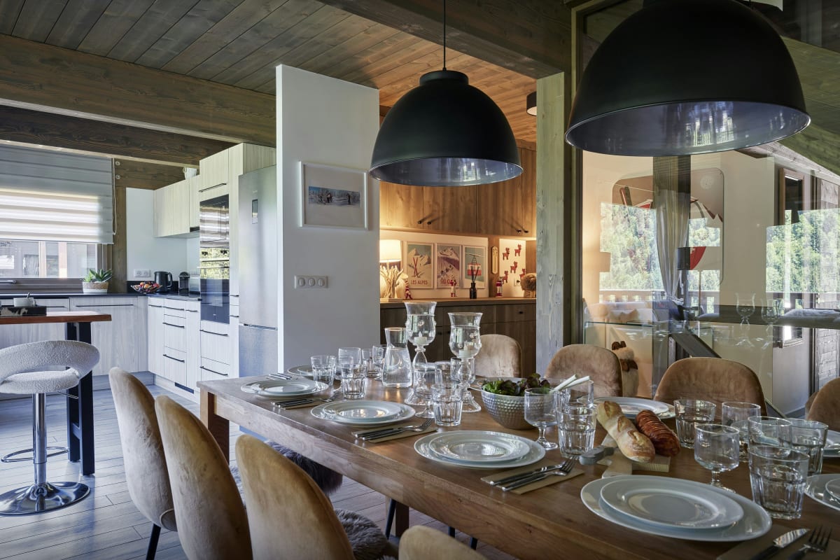 Immobilier Chalet pour 10 à Châtel avec jacuzzi, terrasse et panorama - OVO Network  