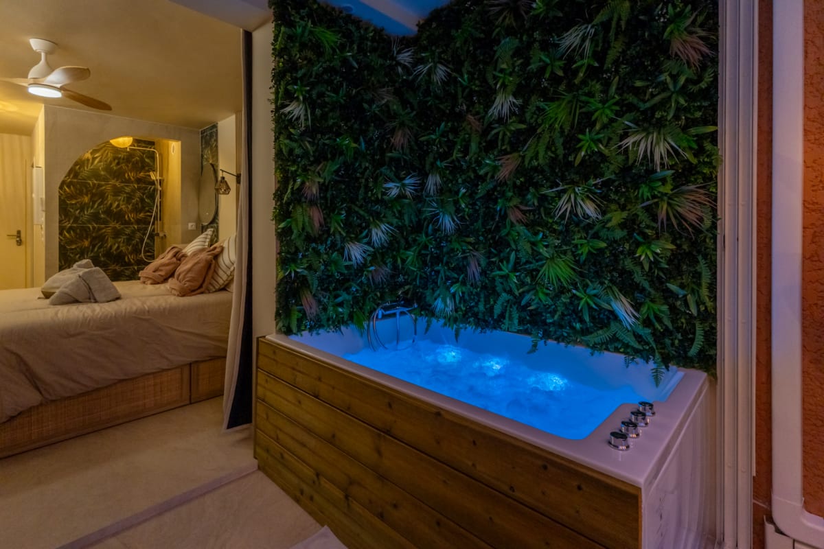 Immobilier Suite Balinaise - Balnéo privée et  Jardin Secret  