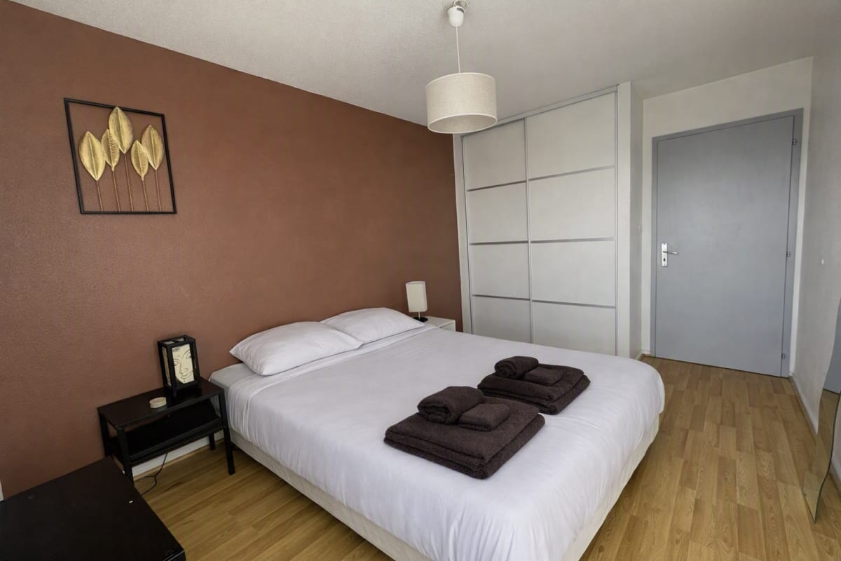 L'Eluard : Appartement lumineux & terrasse