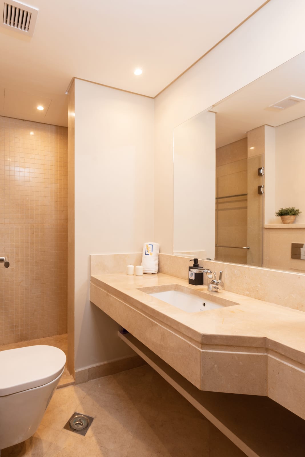 Luxe 3BDR w/ Private Rooftop Jacuzzi & Beach Access — Penthouse in Mangroovy Residence, El Gouna, Egypt — photo 28