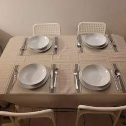 Table à manger dressée