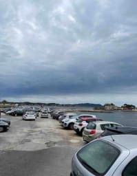 Free parking/ parking gratuit 