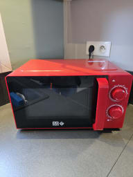 Micro ondes / bouilloire / grille pain / machine à café etc...